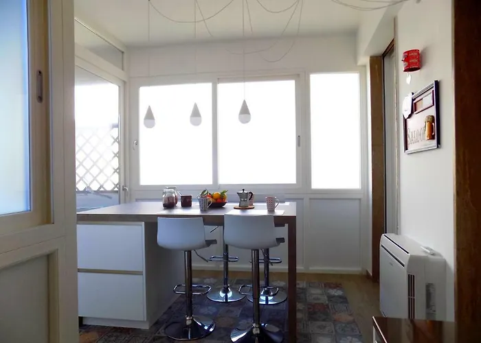 77 Отель Бари